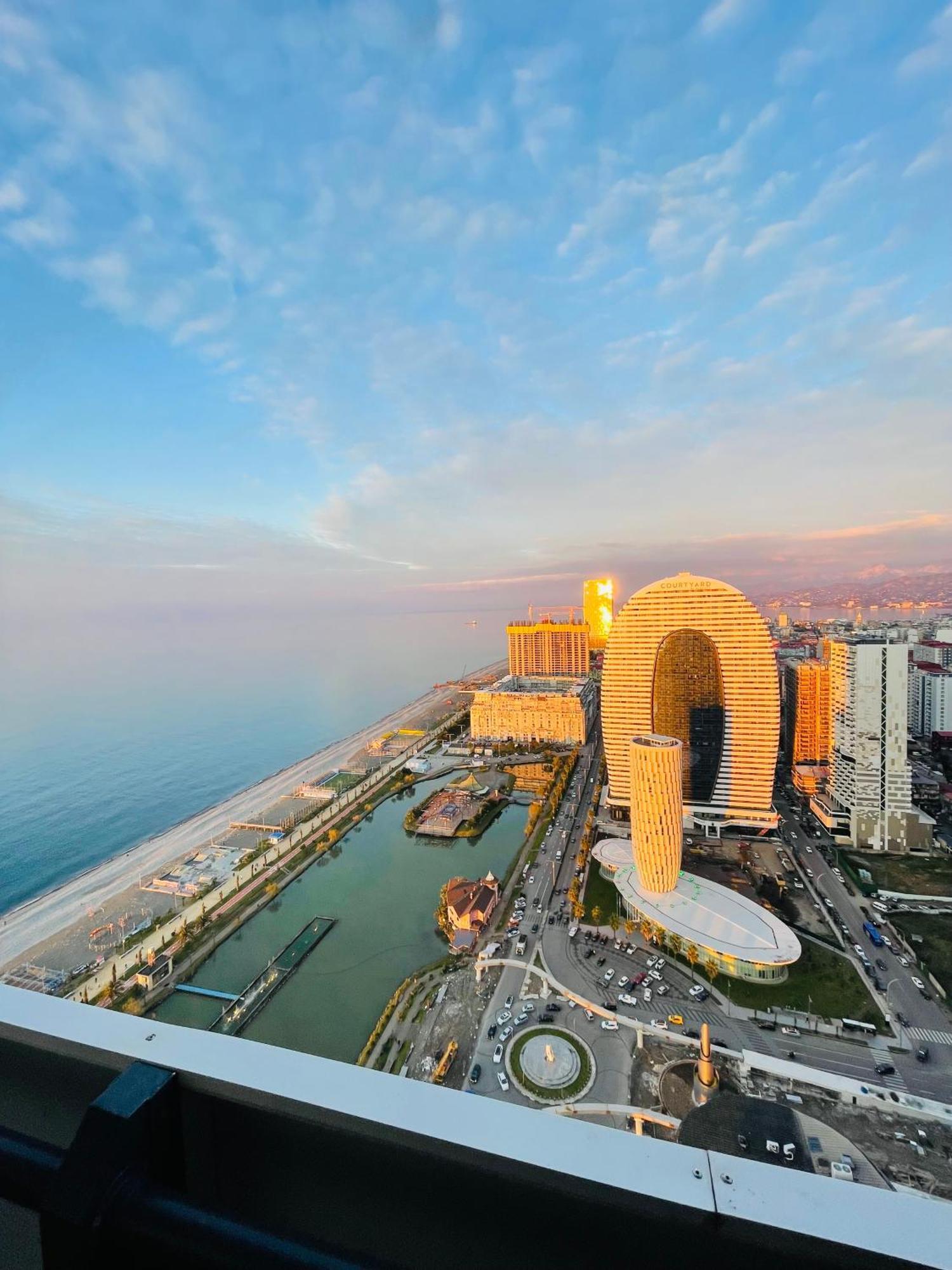 Luxury Batumi Hotel Esterno foto