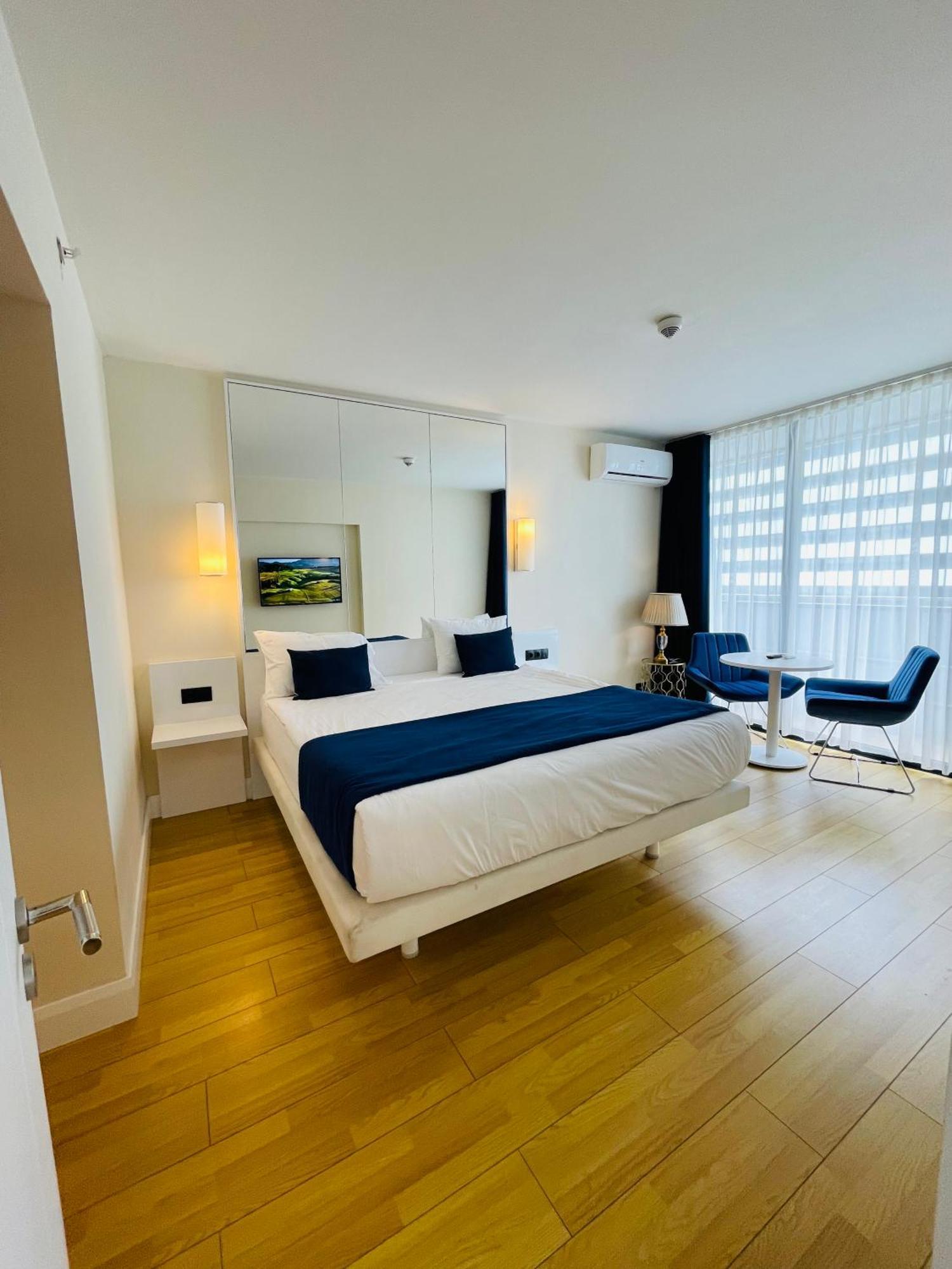 Luxury Batumi Hotel Esterno foto