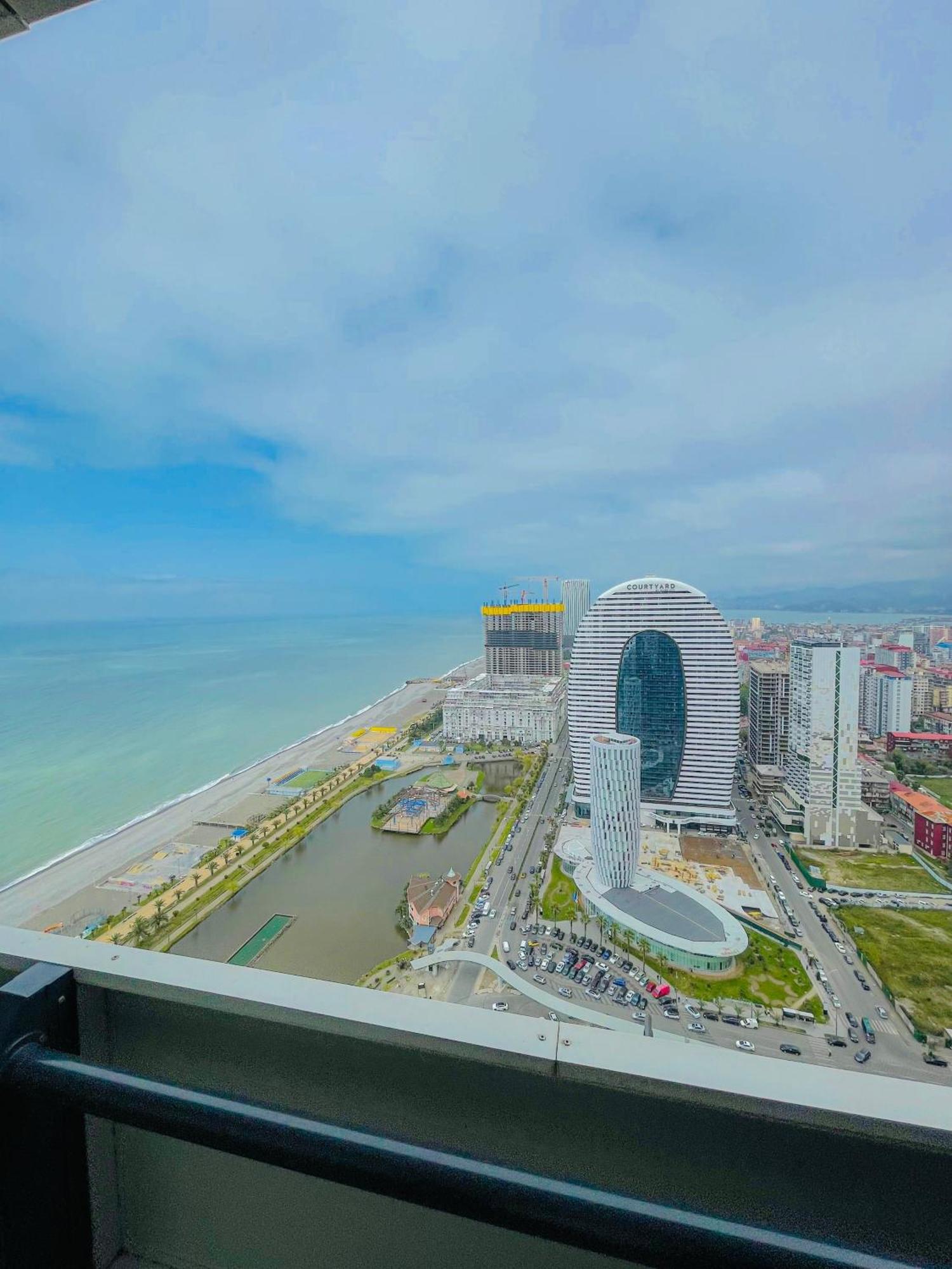 Luxury Batumi Hotel Esterno foto
