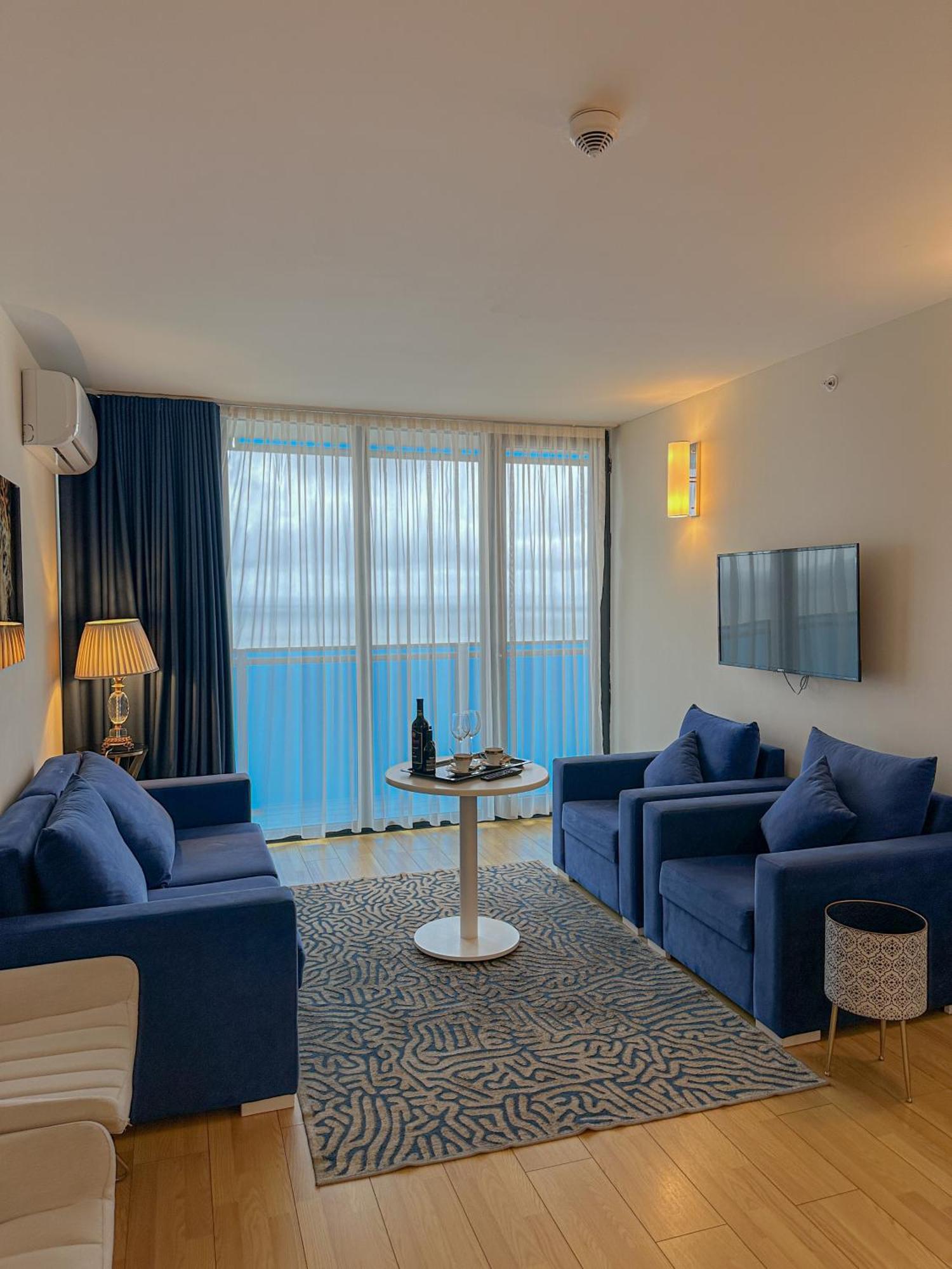 Luxury Batumi Hotel Esterno foto