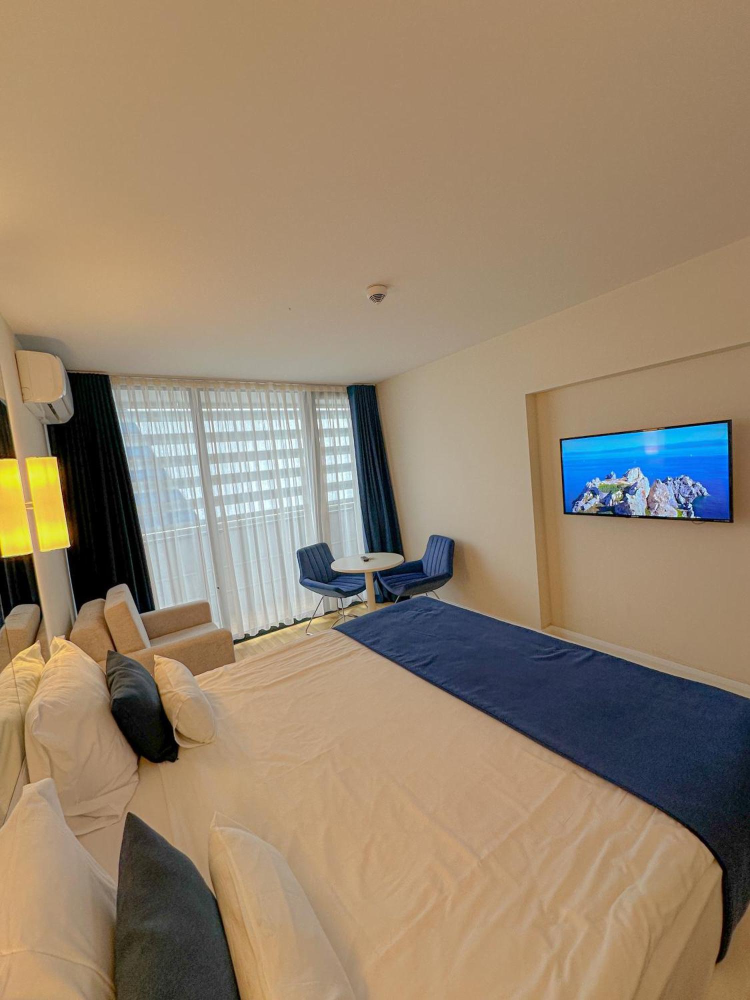 Luxury Batumi Hotel Esterno foto