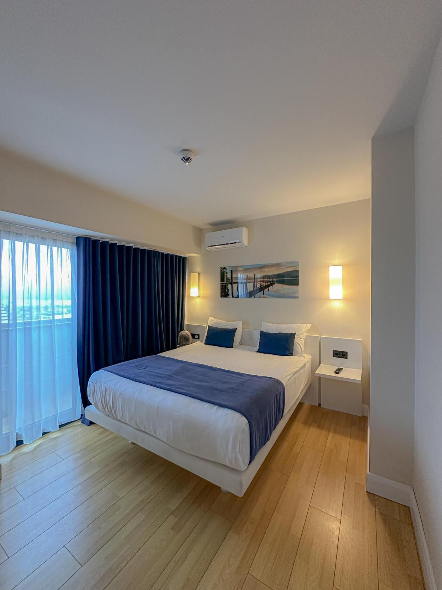 Luxury Batumi Hotel Esterno foto