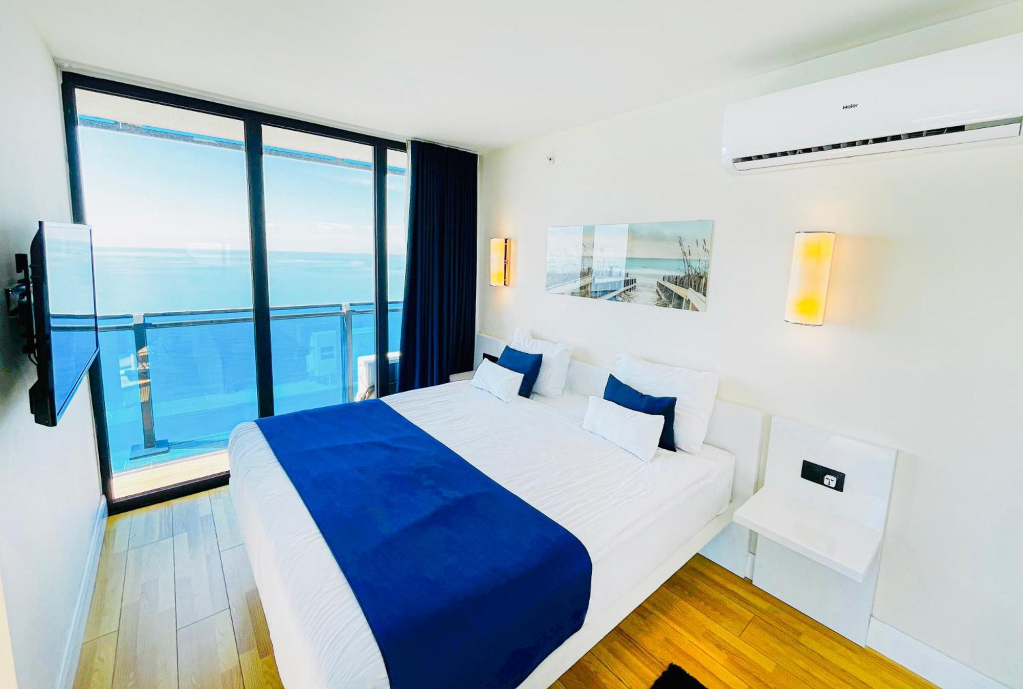 Luxury Batumi Hotel Esterno foto