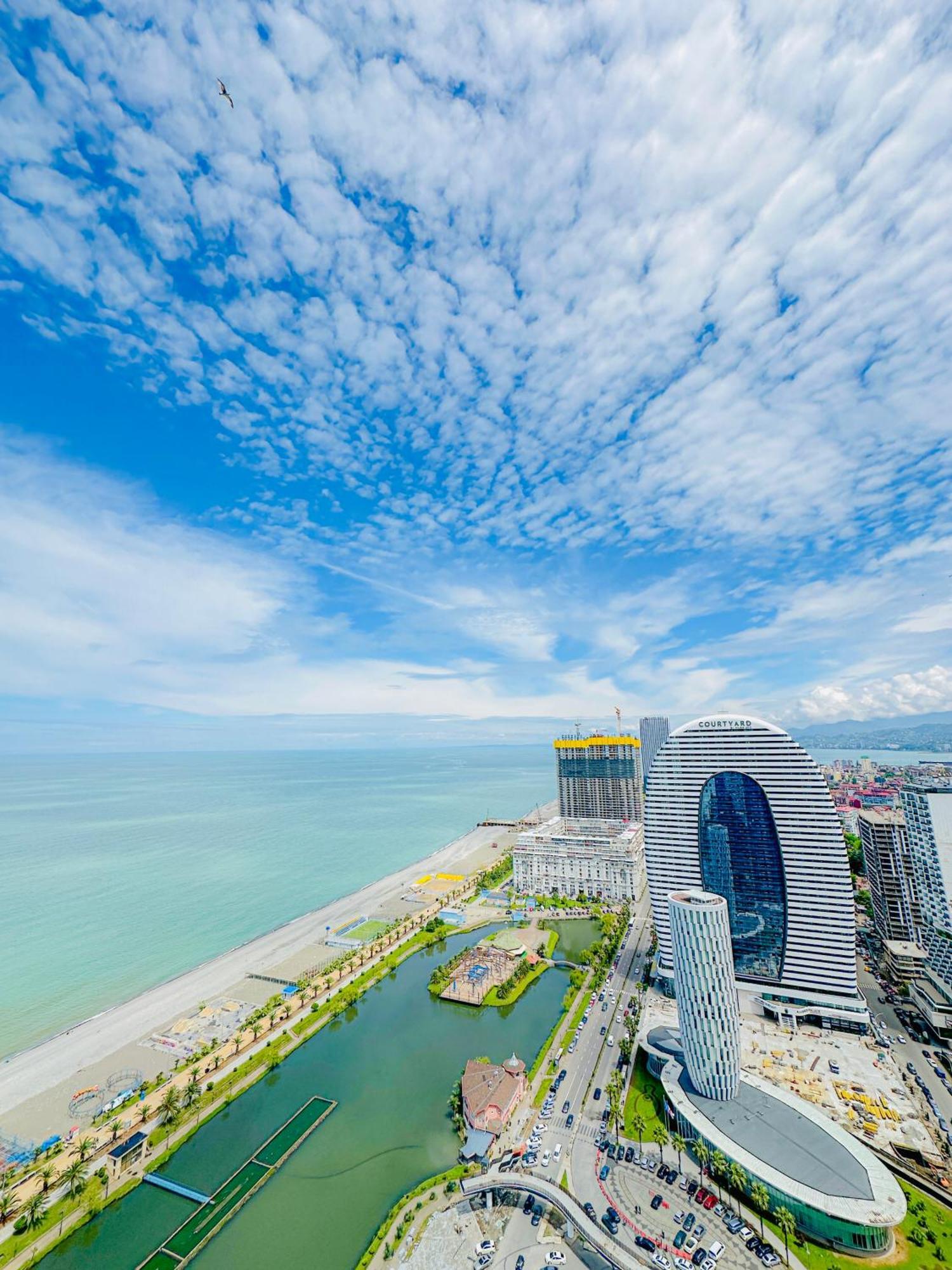 Luxury Batumi Hotel Esterno foto